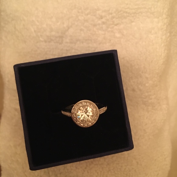swarovski crystal ring size 6 - Picture 2 of 11